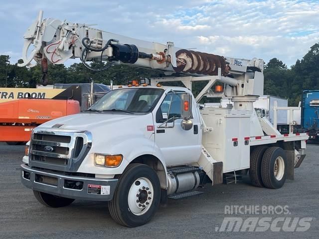 Ford F-750 Mobilná vrtná súprava