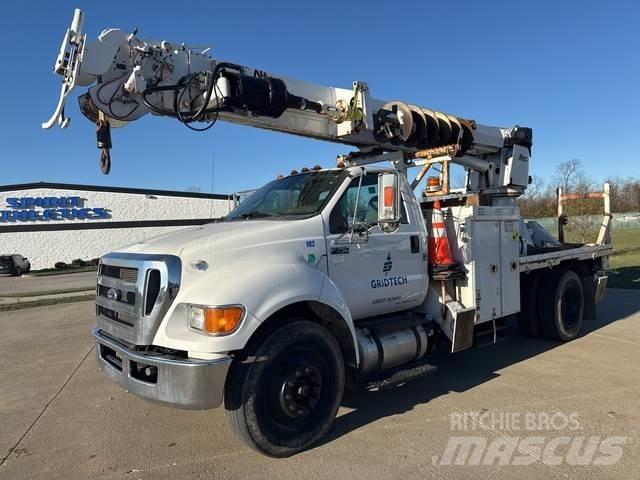 Ford F-750 Mobilná vrtná súprava