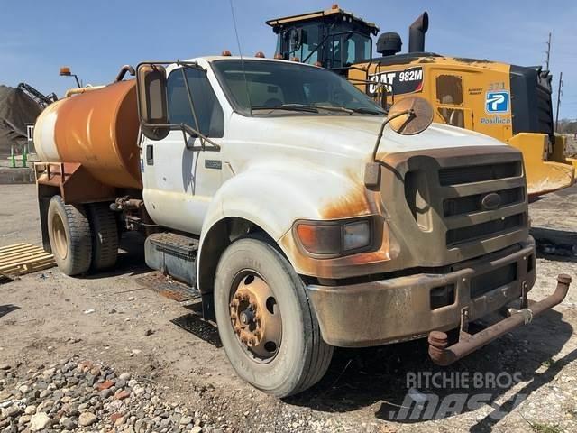 Ford F-750 Cisterny na vodu