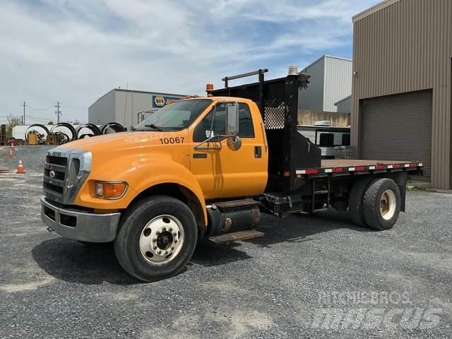 Ford F-750 Plošinové nákladné automobily/nákladné automobily so sklápacími bočnicami