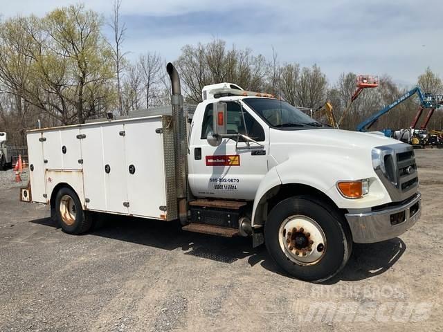 Ford F-750 Komunálne / Multi-úžitkové vozidlá