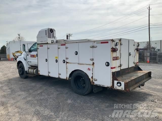 Ford F-750 Komunálne / Multi-úžitkové vozidlá