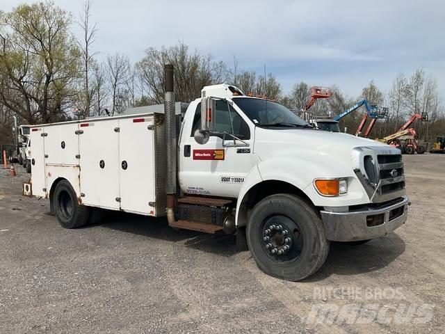Ford F-750 Komunálne / Multi-úžitkové vozidlá
