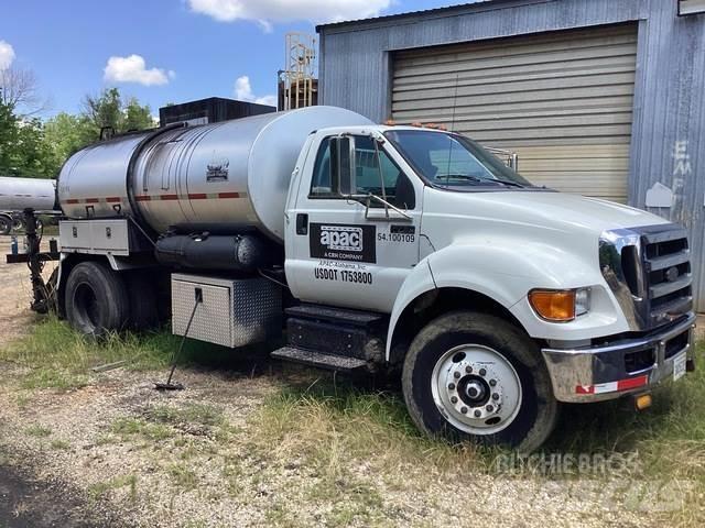 Ford F-750 Domiešavače betónu