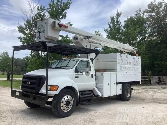 Ford F-750 Autoplošiny