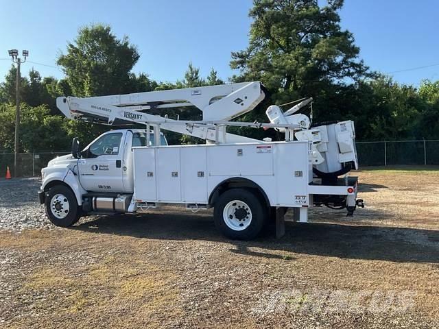 Ford F-750 Autoplošiny
