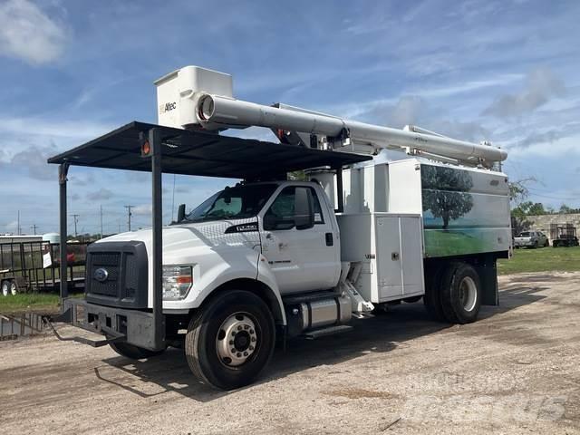 Ford F-750 Autoplošiny