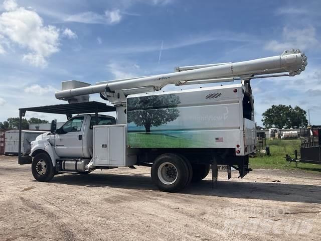 Ford F-750 Autoplošiny