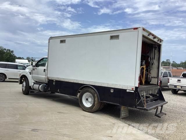 Ford F-750 Cisternové nákladné vozidlá