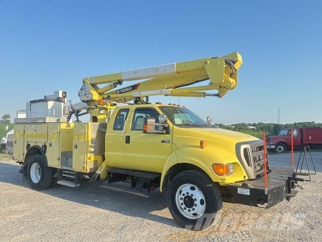 Ford F-750 Autoplošiny
