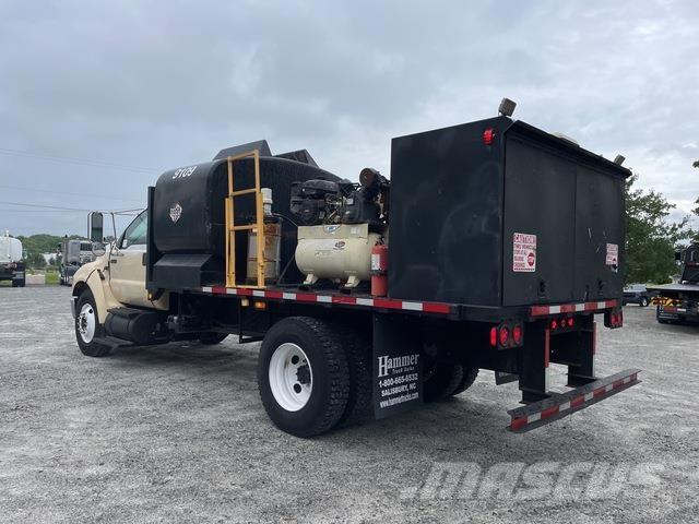 Ford F-750 Cisternové nákladné vozidlá