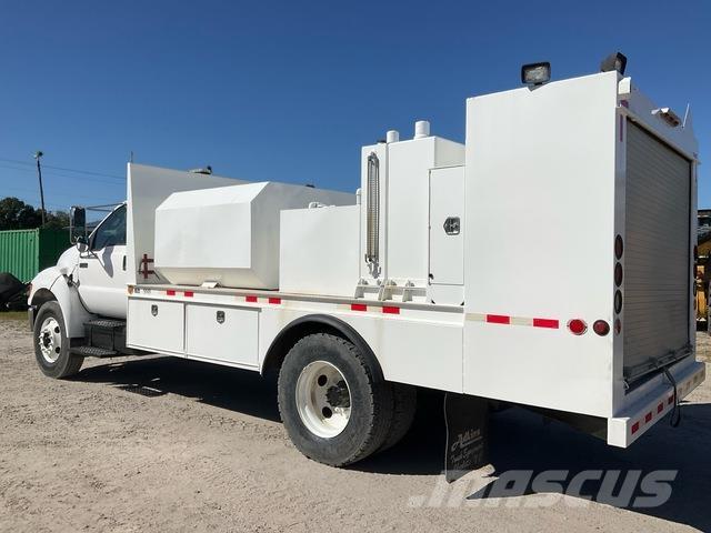 Ford F-750 Cisternové nákladné vozidlá