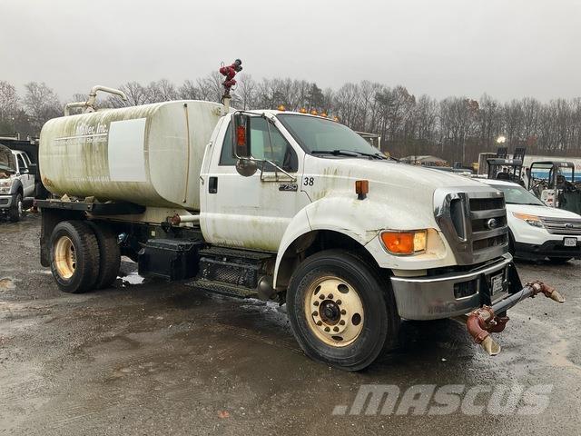Ford F-750 Cisterny na vodu