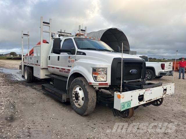 Ford F-750 XL Ďalšie nákladné vozidlá