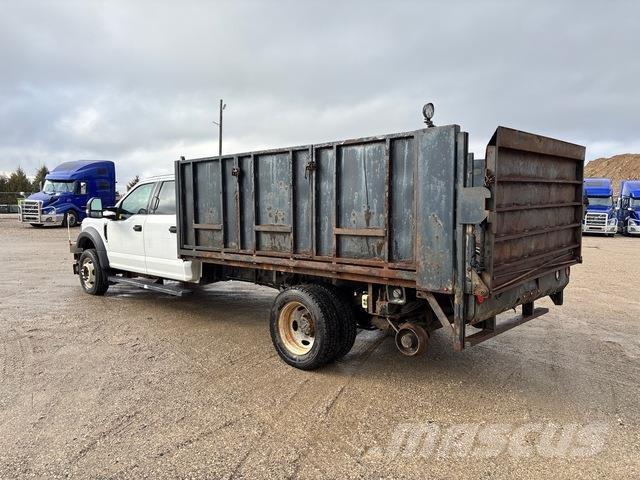 Ford F550 Plošinové nákladné automobily/nákladné automobily so sklápacími bočnicami