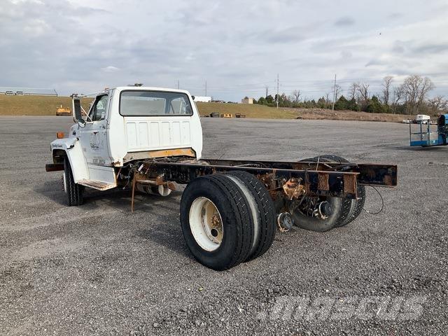 Ford F700 Kabíny a interiér