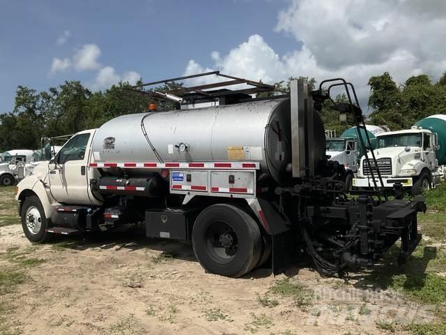Ford F750 Domiešavače betónu