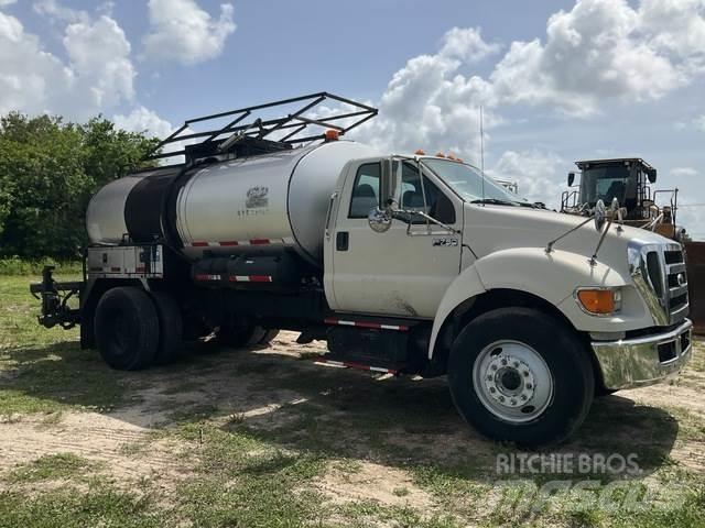 Ford F750 Domiešavače betónu