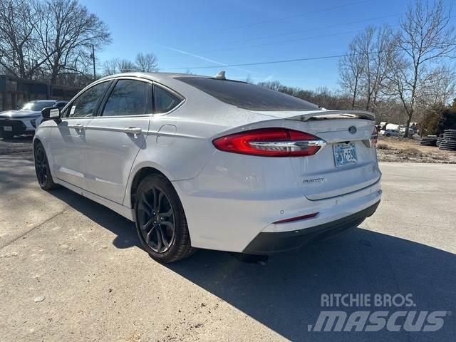 Ford Fusion Automobily