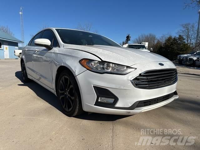 Ford Fusion Automobily