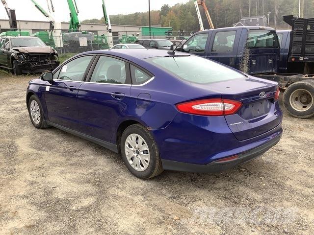 Ford Fusion S Automobily