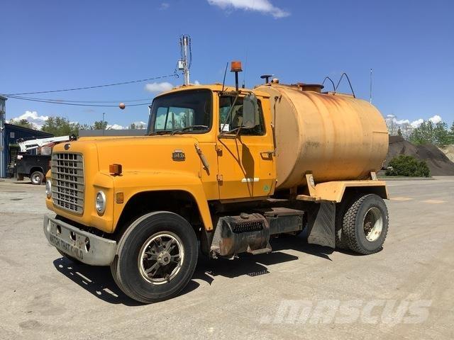 Ford L8000 Cisterny na vodu