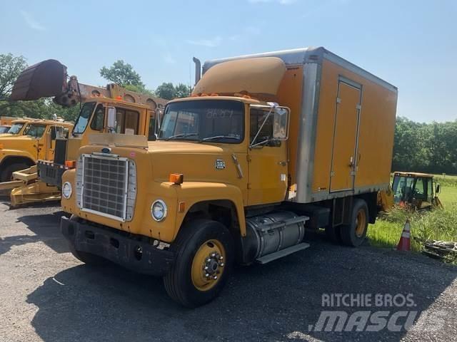 Ford L8000 Komunálne / Multi-úžitkové vozidlá