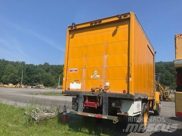 Ford L8000 Komunálne / Multi-úžitkové vozidlá