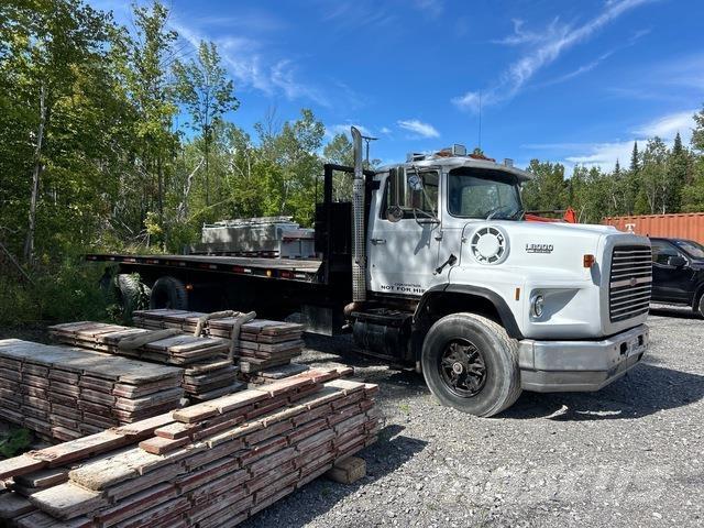 Ford L8000 Vyslobodzovacie vozidlá