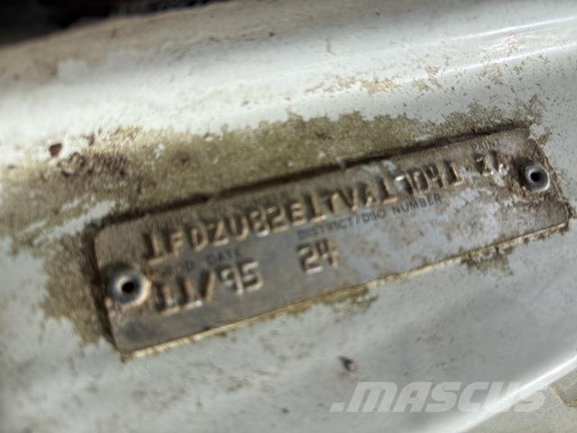 Ford L8000 Cisterny na vodu