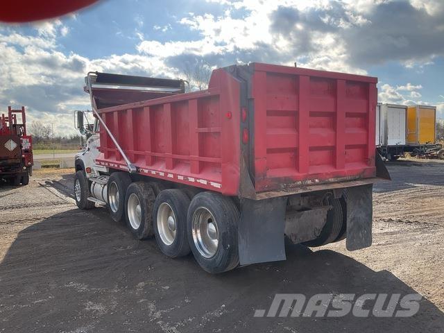 Ford L900 Sklápače