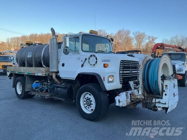 Ford L9000 Kombinované/Čerpacie cisterny