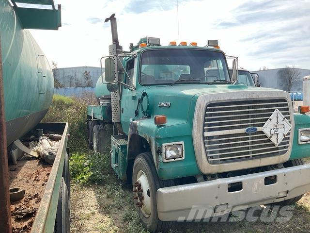 Ford L9000 Cisterny na vodu