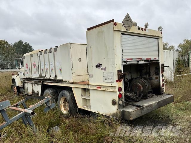 Ford LNT9000 Cisternové nákladné vozidlá