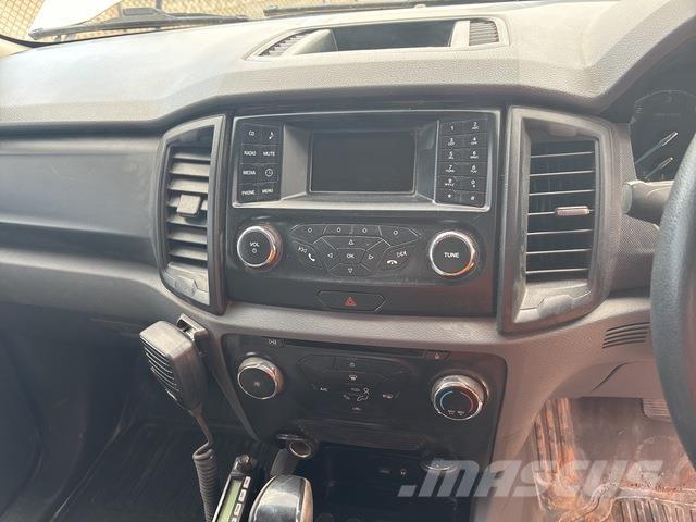 Ford Ranger Nakladacia/sklápacia bočnica