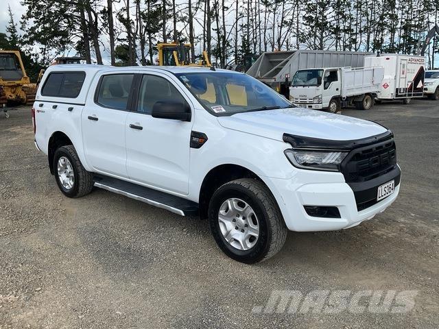 Ford Ranger XL Nakladacia/sklápacia bočnica