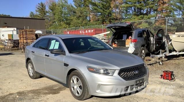 Ford Taurus Automobily