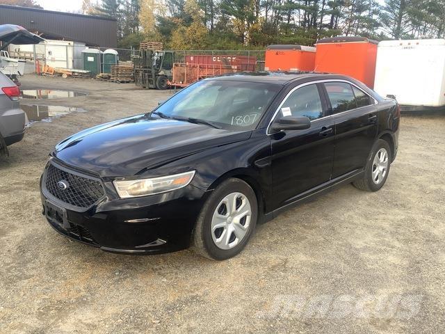 Ford Taurus Automobily