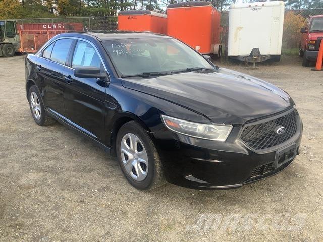 Ford Taurus Automobily