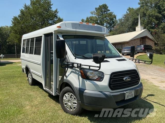 Ford Transit Minibusy