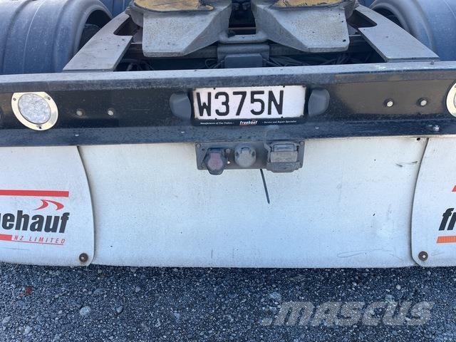Fruehauf  Prívesy s bočnou zhrnovacou plachtou