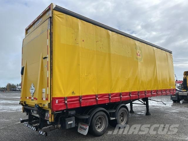 Fruehauf FBC Prívesy s bočnou zhrnovacou plachtou