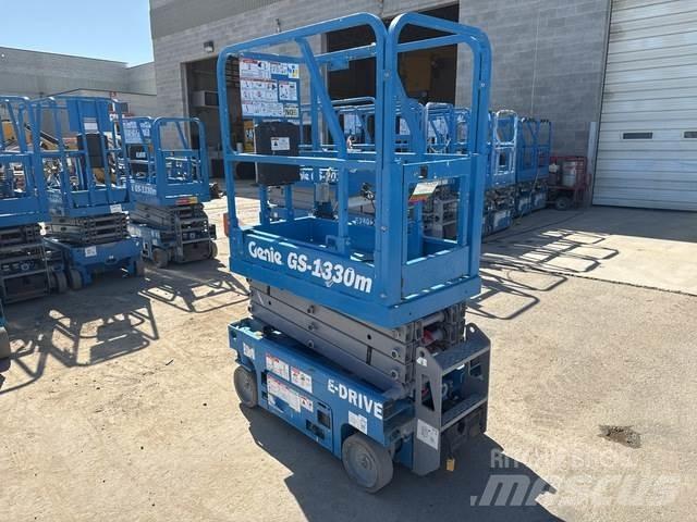 Genie GS-1330M Nožnicové zdvíhacie plošiny