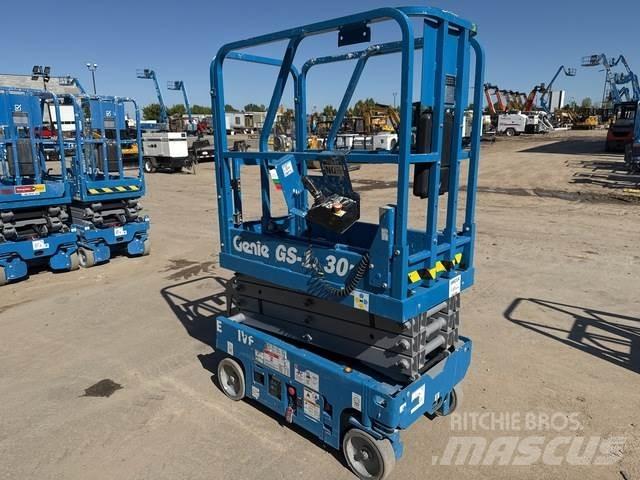 Genie GS-1330M Nožnicové zdvíhacie plošiny