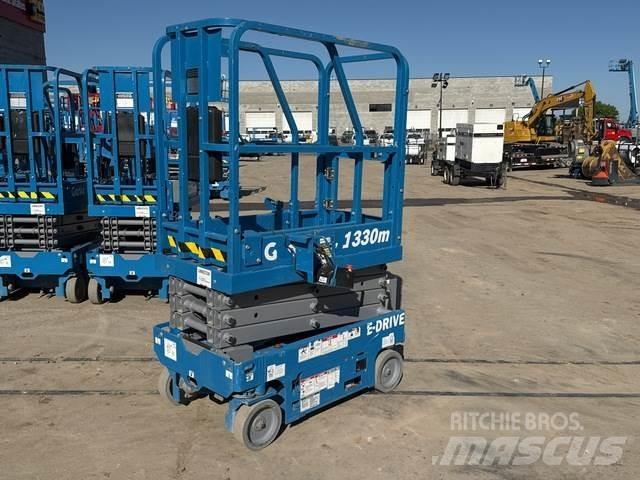 Genie GS-1330M Nožnicové zdvíhacie plošiny
