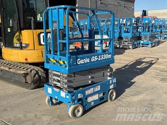 Genie GS-1330M Nožnicové zdvíhacie plošiny