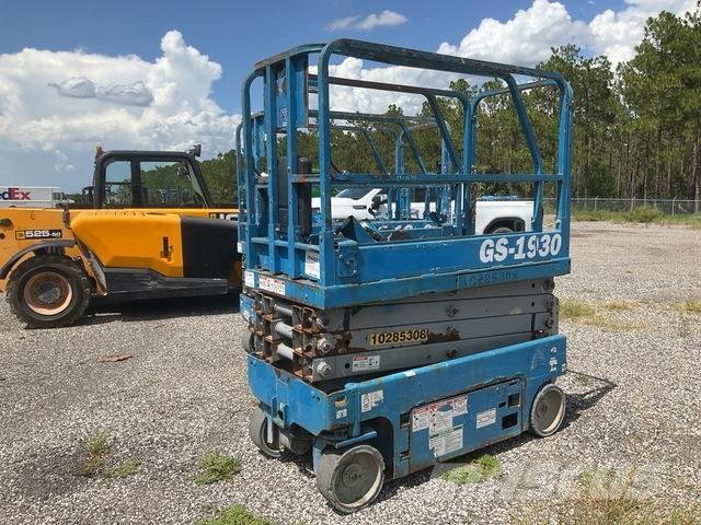 Genie GS-1930 Nožnicové zdvíhacie plošiny