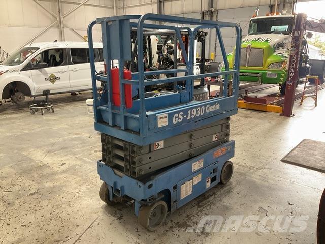 Genie GS-1930 Nožnicové zdvíhacie plošiny