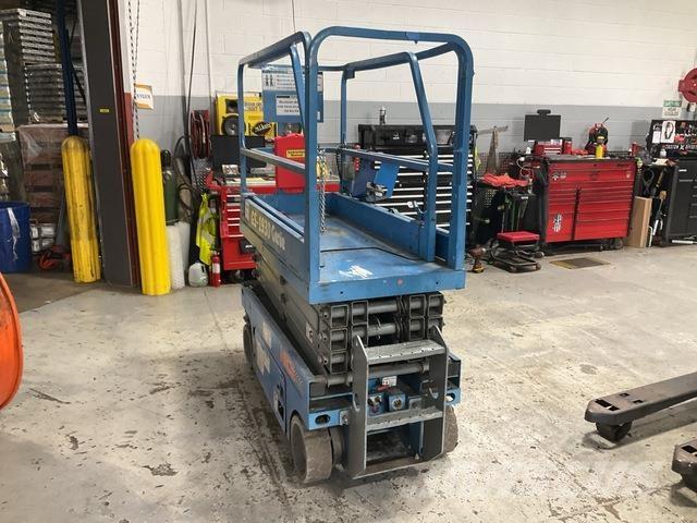 Genie GS-1930 Nožnicové zdvíhacie plošiny