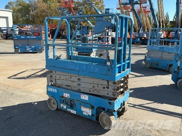 Genie GS-1930 Nožnicové zdvíhacie plošiny